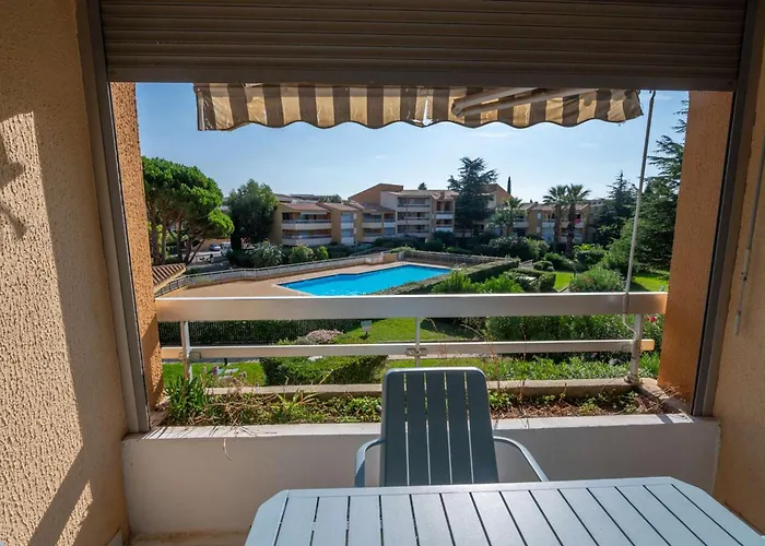 Apartman T2 Renove/piscine/clim/commerces Le Lavandou