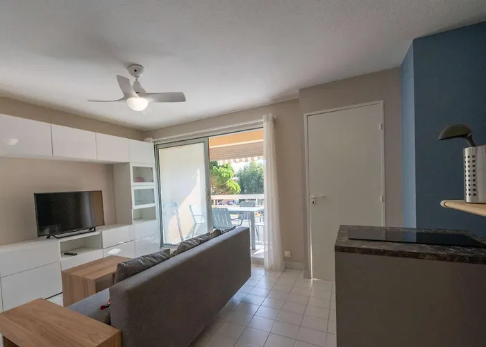 Appartement T2 Rénové/piscine/clim/commerces Le Lavandou