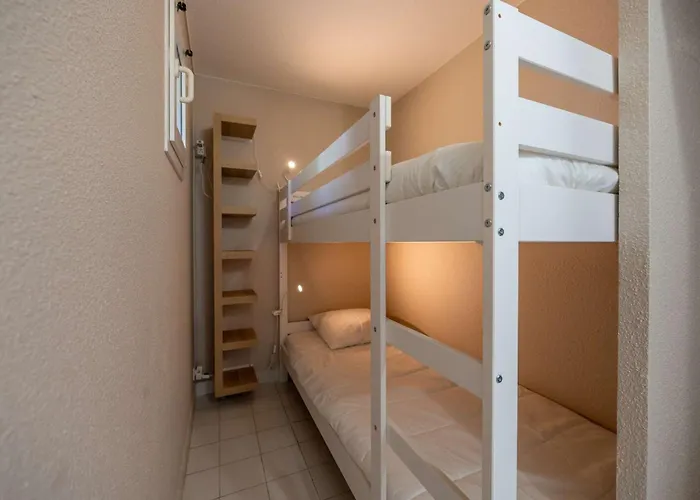 T2 Rénové/piscine/clim/commerces * Le Lavandou