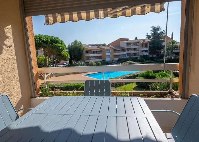 Апартаменты T2 Renove/piscine/clim/commerces *